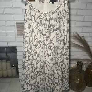 Banana Republic Gray Floral A-Line Skirt